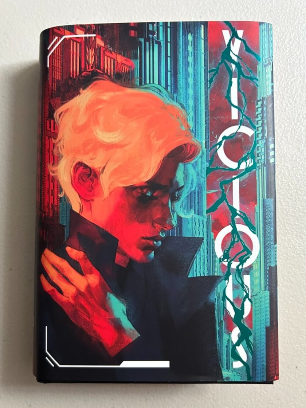 Vicious by V.E. Schwab | LitPins&Co 10th Anniversary Special Edition